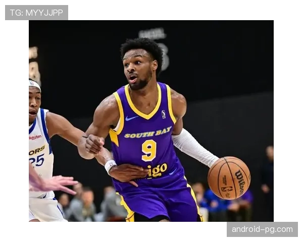 布朗尼首度空接暴扣 点燃湖人主场激情 布朗尼首度空接暴扣 点燃湖人主场激情